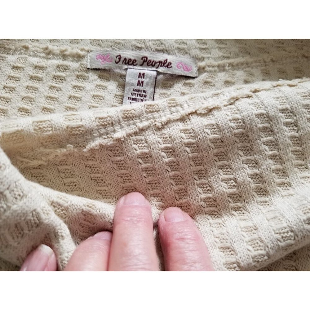 Free People Juicy Long Sleeve Stone Cold Beige Waffle Knit Cowl Neck Size M - Picture 7 of 9